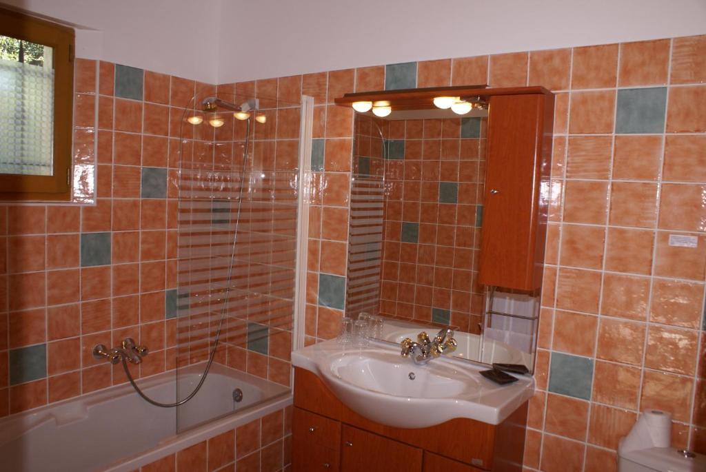 Bed and Breakfast Jardins D'Antalya Grimaud Zimmer foto